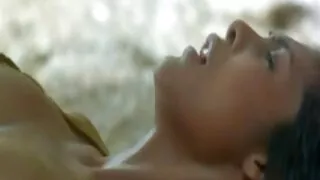 දෙකක් නරක Brunets දක්ෂ ලෙස ලිංගික දී vibrator භුක්ති