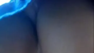 ඇය තම මුඛය සමග කුකුළා සේවය හා යෝග්ය වේ