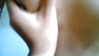 සුඛෝපභෝගී Dillion කාටර් ඉතා සතුටට මිනිහා පැමිණි